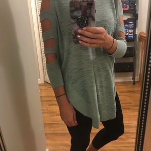 Mint green 3/4 sleeves top